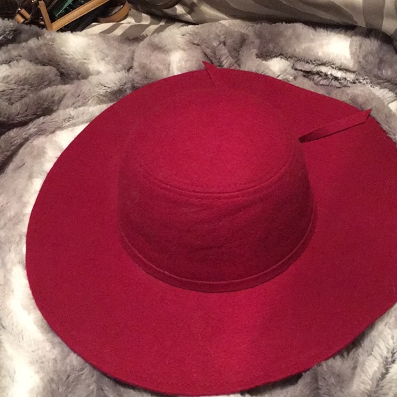 Collection 18 Hat - Picture 2 of 3